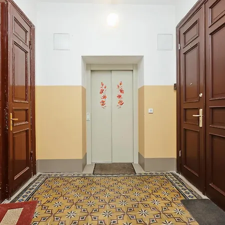 Апартаменты Sunny Grand By Old Town